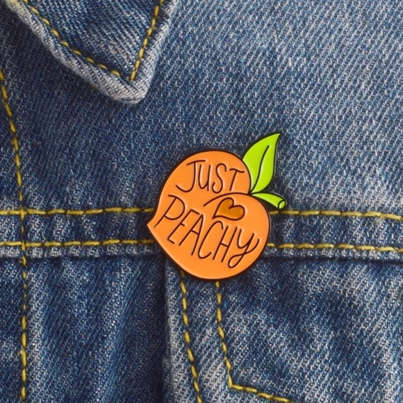 *Last One *Fruit Peach pins Just Peachy Brooches - Picture 2 of 2
